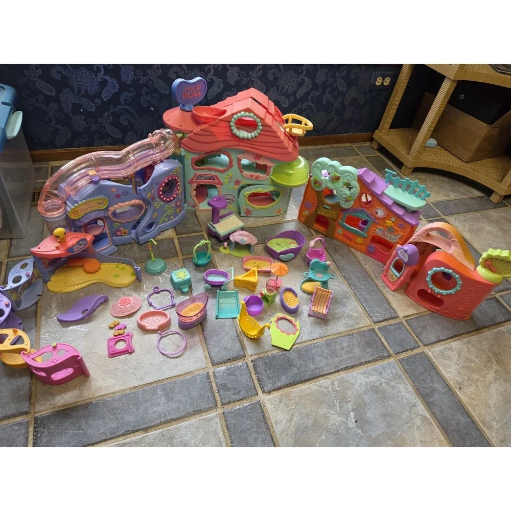 Lps Lot, Includes Houses,accessories